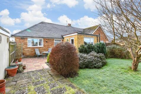 2 bedroom semi-detached bungalow for sale