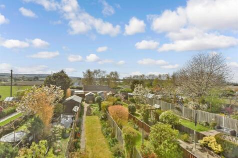 3 bedroom cottage for sale