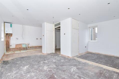 Studio flat for sale