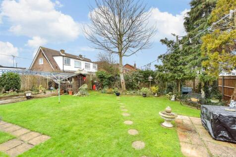 3 bedroom detached bungalow for sale