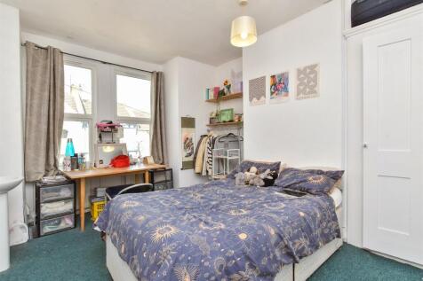 5 bedroom terraced house for sale
