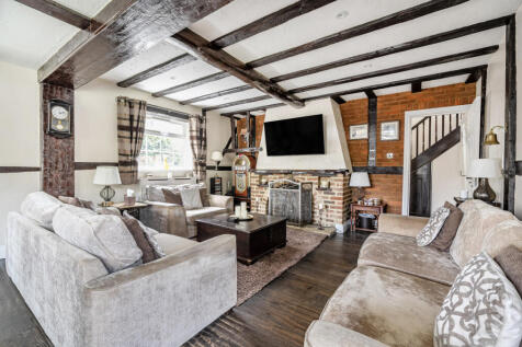 6 bedroom detached house for sale