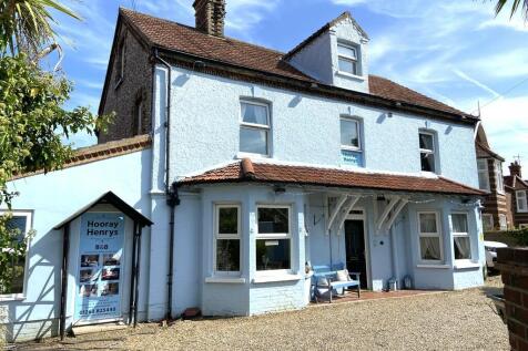 19 Cromer Road, Sheringham NR26 9 bed detached house for sale
