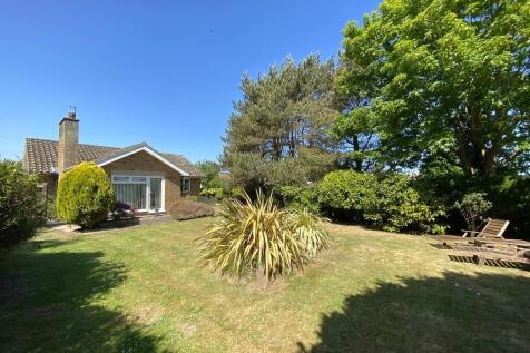 Station Close, West Runton NR27 2 bed detached bungalow for sale