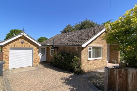 Station Close, West Runton NR27 2 bed detached bungalow for sale