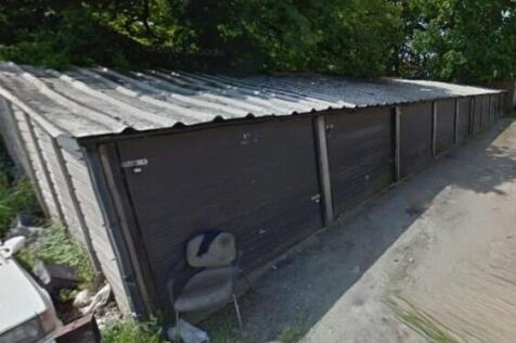Garages to the rear of  Pollards Hill... Garage for sale