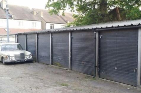 Garages to the rear of  Pollards Hill... Garage for sale