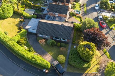 Blackthorne Road, Gee Cross 3 bed detached bungalow for sale