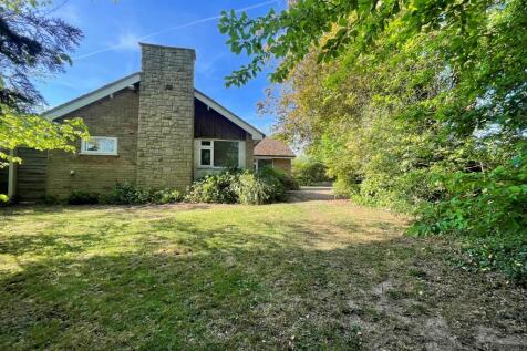 Barrack Hill, Romiley 3 bed detached bungalow for sale