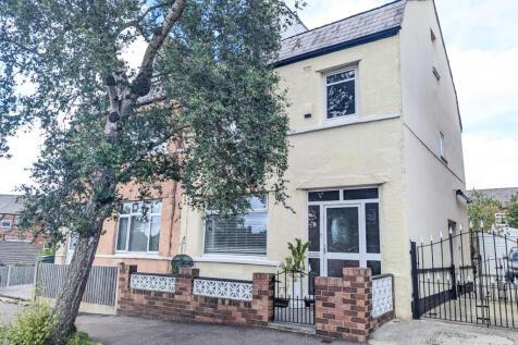 4 bedroom semi-detached house for sale