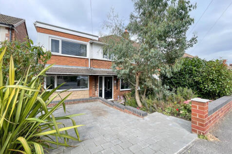 5 bedroom semi-detached house for sale