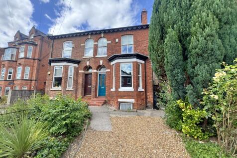4 bedroom semi-detached house for sale