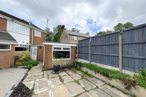 Worths Lane, Denton 3 bed end of terrace house for sale