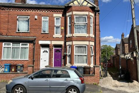 Peacock Grove, Gorton 3 bed end of terrace house for sale