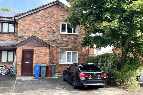 Woodnewton Close, Gorton 2 bed flat for sale