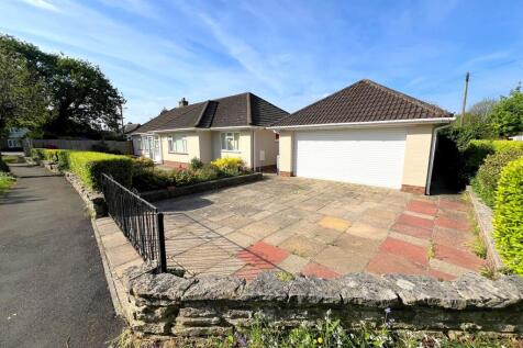 Barton Court Road, New Milton... 3 bed detached bungalow for sale