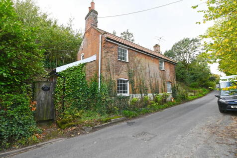 Tuddenham, Near Ipswich, Suffolk 2 bed detached house for sale