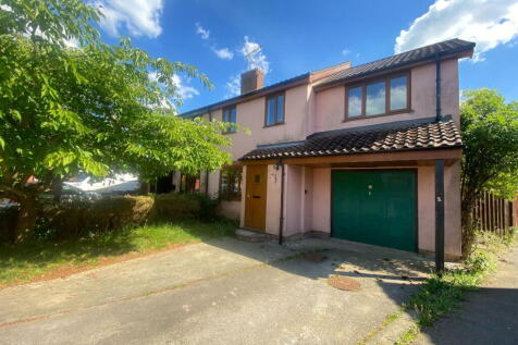 Tudor Close, Framlingham, Suffolk 4 bed semi