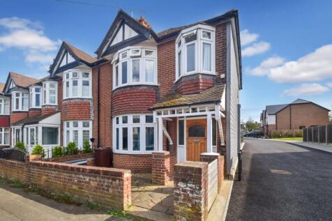 Second Avenue, Gillingham, ME7 3 bed end of terrace house for sale
