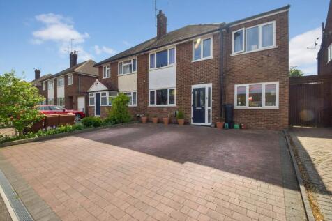 Parkfield Road, Rainham, Gillingham, ME8 4 bed semi