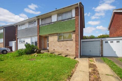 Bettescombe Road, Rainham... 3 bed semi