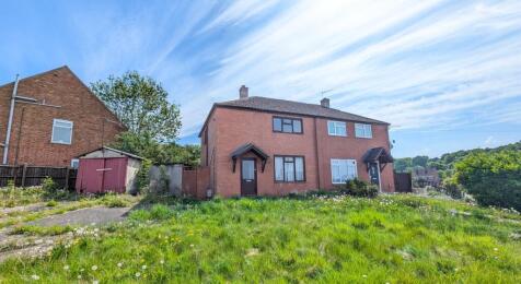 2 bedroom semi-detached house for sale