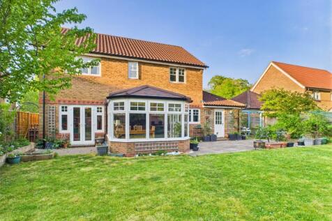 4 bedroom detached house for sale