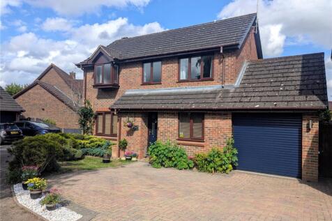 Oaklea Gardens, Bramley, Tadley... 3 bed detached house for sale