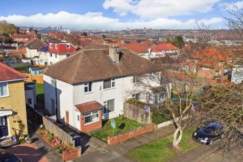 4 Greenwood Gardens, Lobley Hill... 3 bed semi