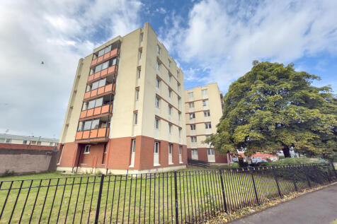 32 Ewart Court, Newcastle upon Tyne... 2 bed apartment for sale