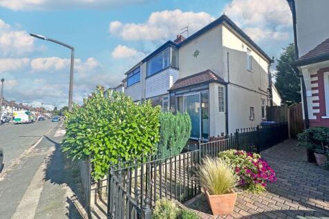 Griffiths Road, WEST BROMWICH, B71 2EH 2 bed semi