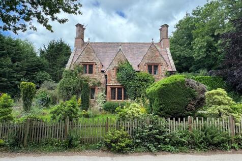 Taunton TA2 3 bed detached house for sale