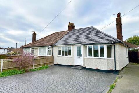 2 bedroom semi-detached bungalow for sale