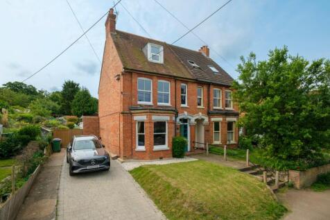 High Street, Lyminge, Folkestone, CT18 5 bed semi