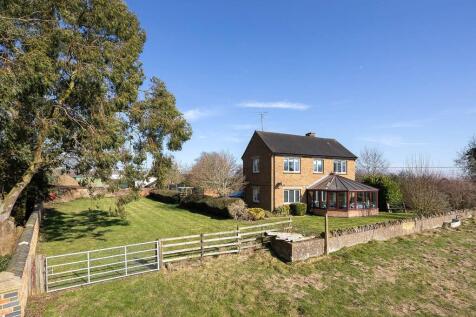 Upper Heyford, Northamptonshire, NN7 3 bed detached house for sale