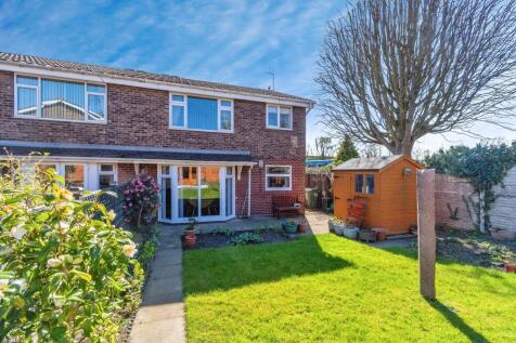 2 bedroom maisonette for sale