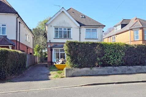 6 bedroom detached house for sale