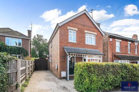 Theydon Avenue, Woburn Sands... 3 bed detached house for sale
