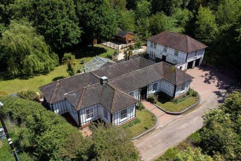 8 bedroom detached house for sale