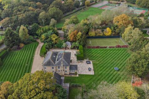 5 bedroom detached house for sale