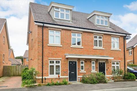 4 bedroom semi-detached house for sale
