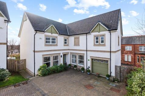5 bedroom detached villa for sale