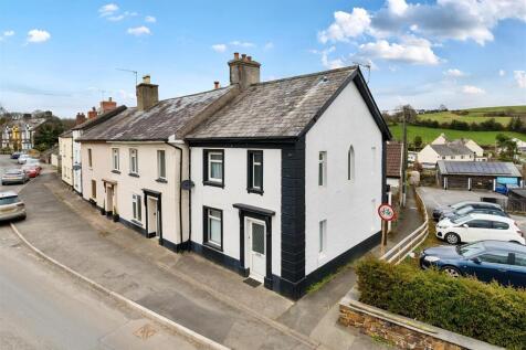 2 bedroom semi-detached house for sale