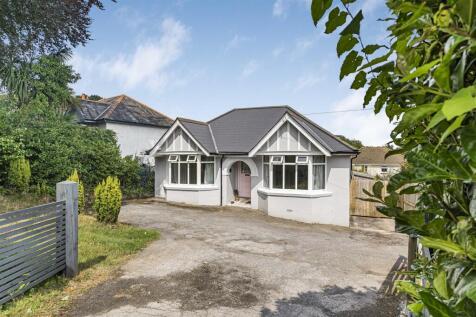 Follaton, Plymouth Road, Totnes 3 bed bungalow for sale