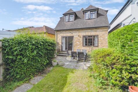 Lovel Road, Chalfont St Peter SL9 3 bed detached house for sale