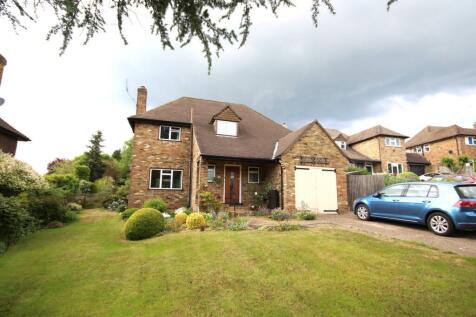 Foxdell Way, Chalfont St Peter SL9 3 bed detached house for sale