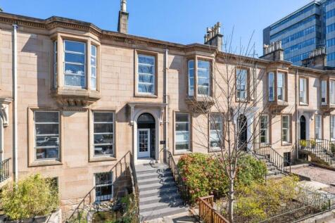 6 bedroom town house for sale