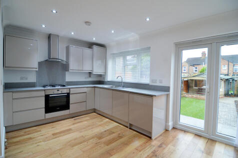 Ashdon Road, Bushey WD23 3 bed house for sale