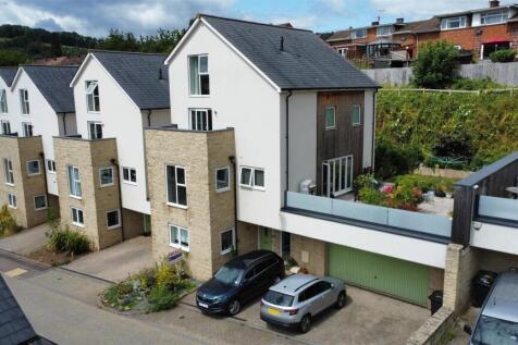 Vicarage Drive, Mitcheldean GL17 5 bed link detached house for sale