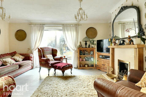 Bernhardt Crescent, Stevenage 3 bed terraced house for sale